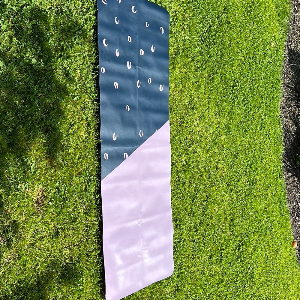 Lightweight  travel yoga mat